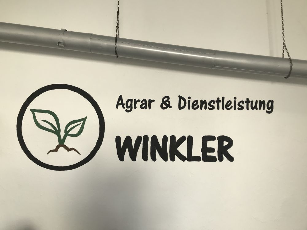 Winkler Agrar Logo in Werkstatt